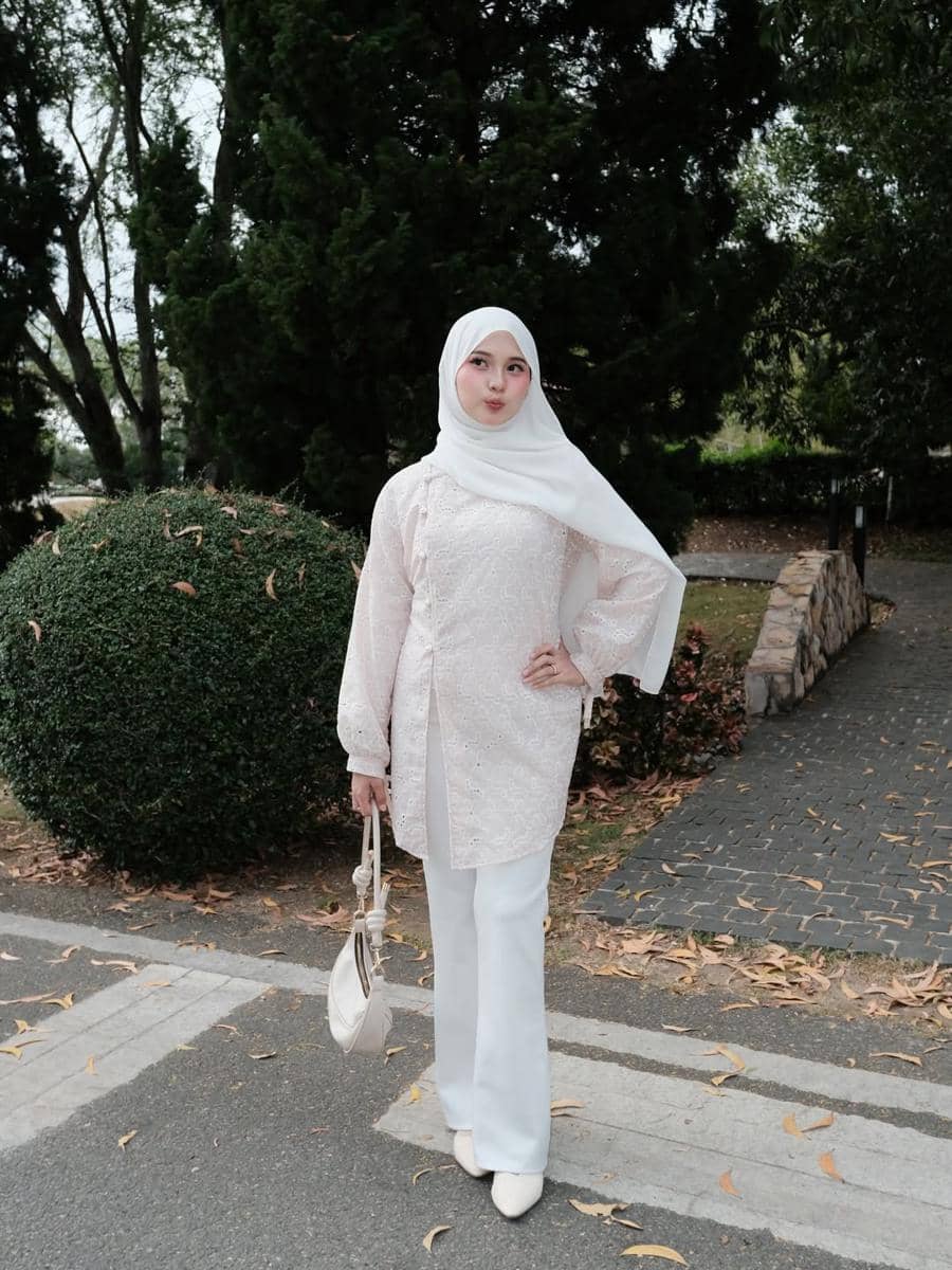 OOTD Lebaran Pakai Tunik ala Siska Amera