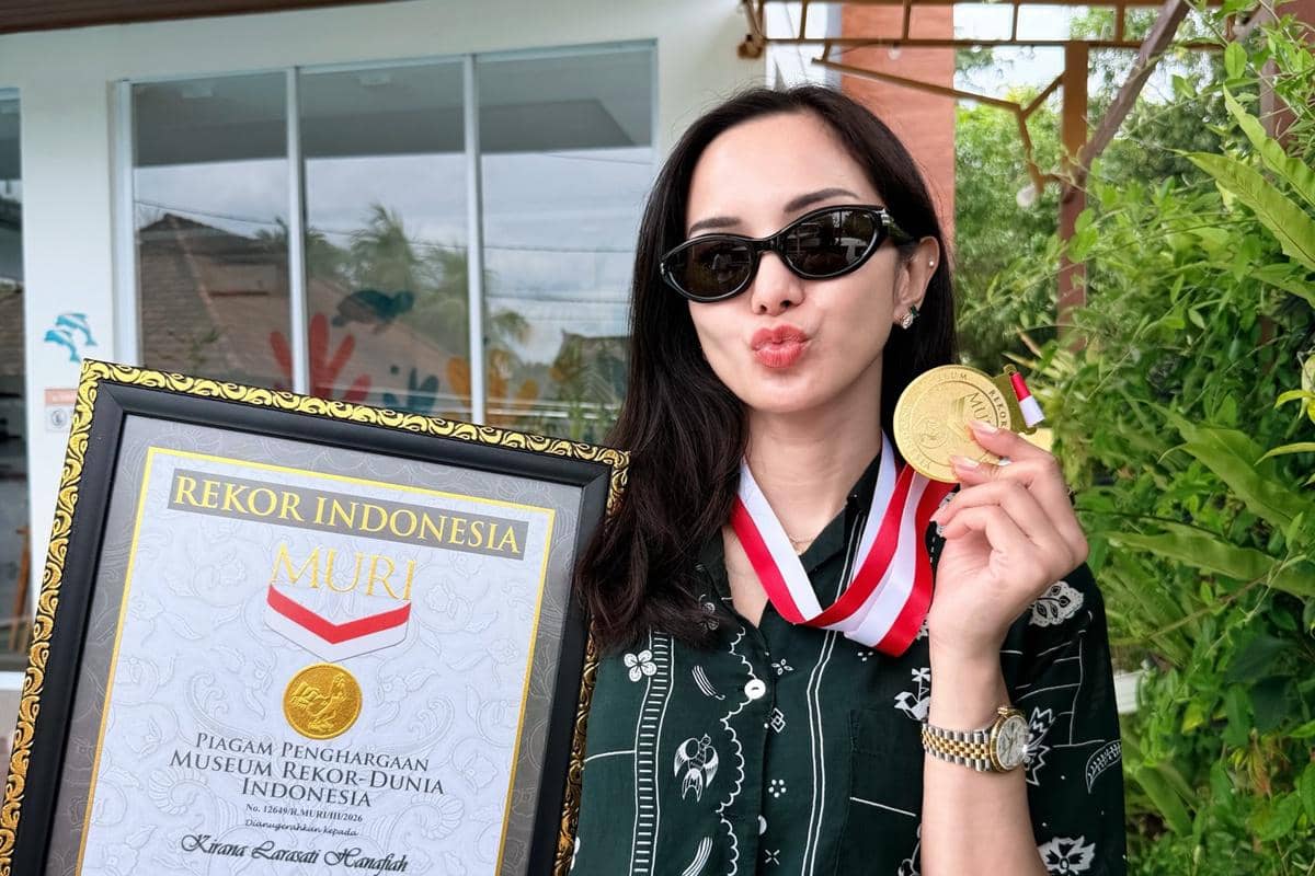 7 Potret Kirana Larasati Dapat Rekor MURI, Menyelam 120 Meter