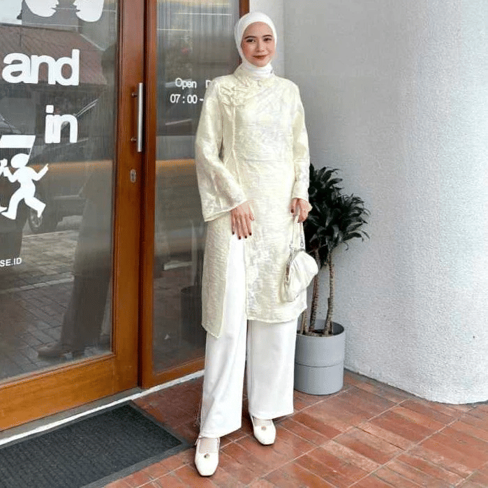 tunik Lebaran 2026 warna butter yelow