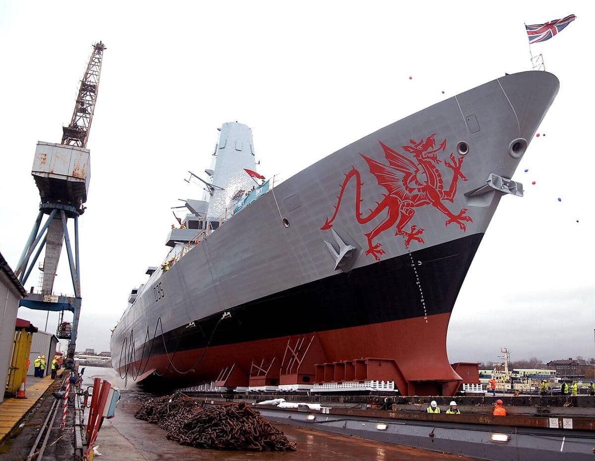 Kapal perusak Tipe 45 HMS Dragon milik Angkatan Laut Kerajaan Inggris