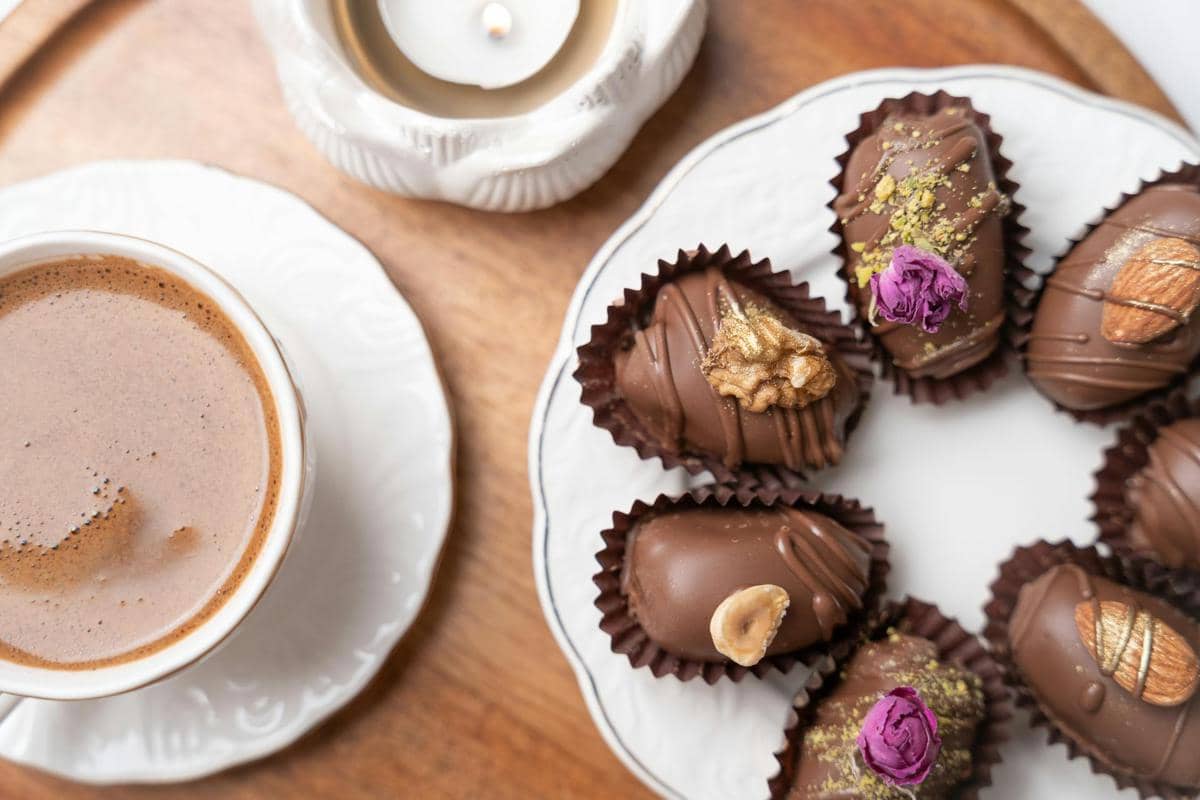 Resep Cokelat Dubai Isi Kurma Pistachio untuk Dessert Lebaran