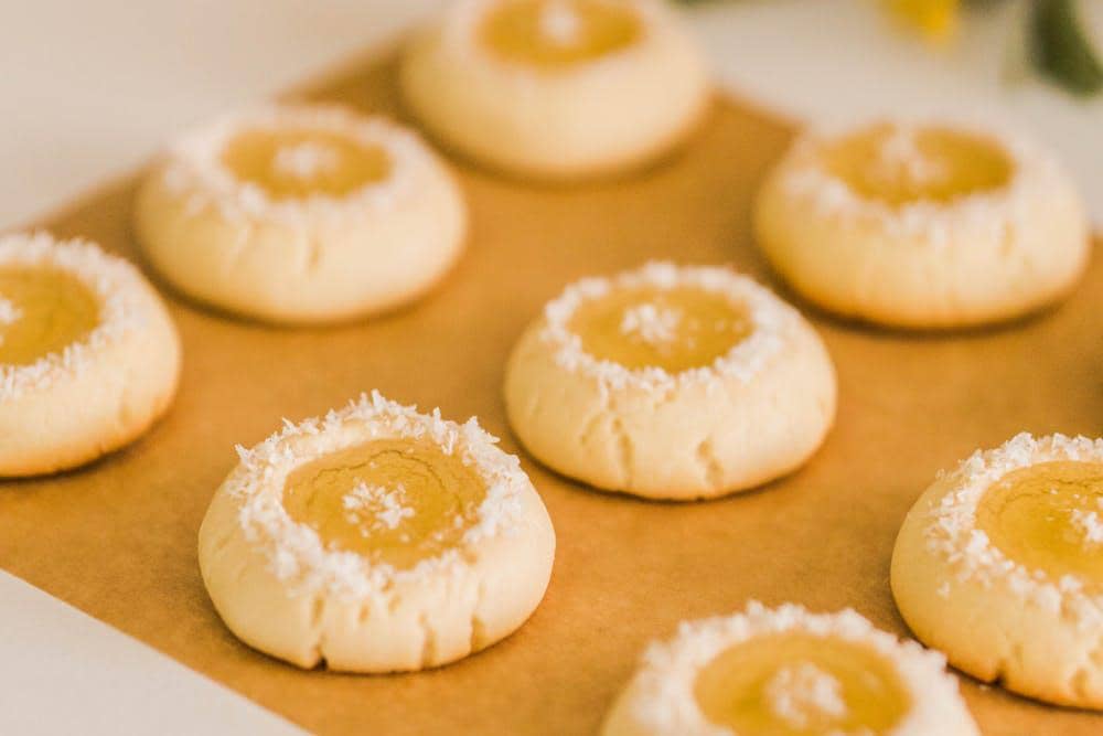 ilustrasi pineapple thumbprint cookies
