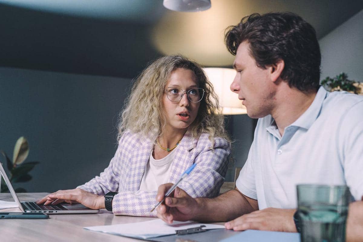 ilustrasi mengatur keuangan keluarga