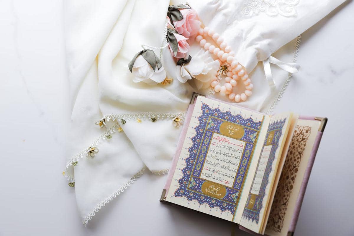 Ilustrasi perlengkapan ibadah