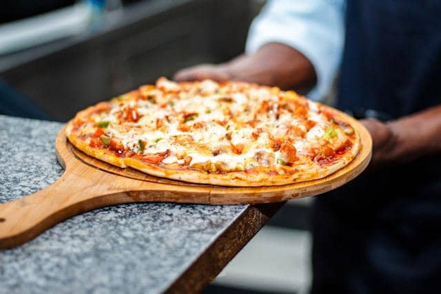 Apa Hubungan Lembur di Pentagon dan Lonjakan Pesanan Pizza?