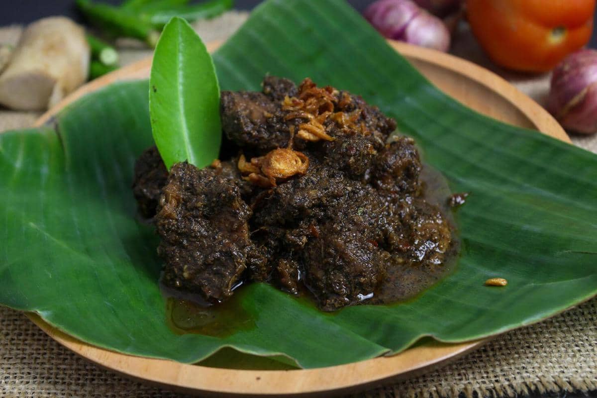 ilustrasi rendang padang hitam