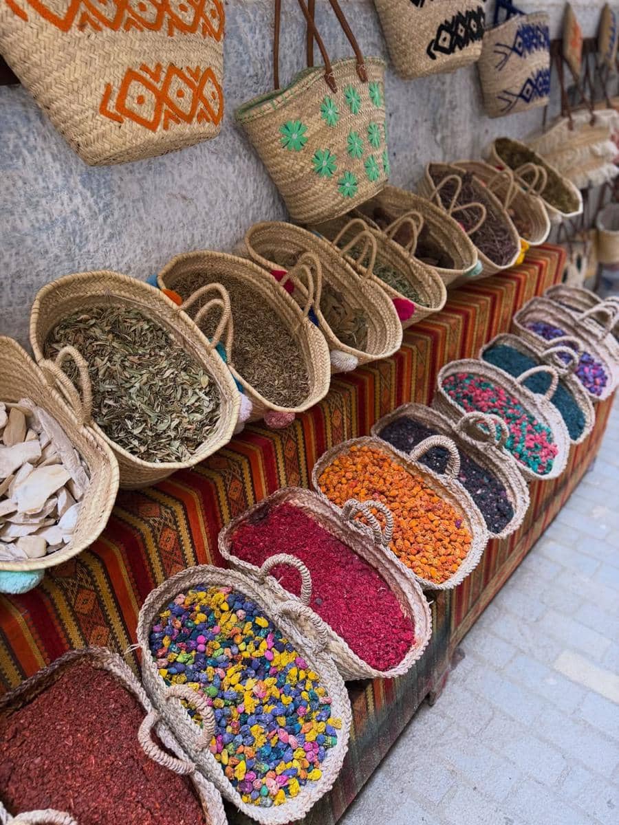 Ricky Harun dan Herfiza saat jalan-jalan di Kota Fez