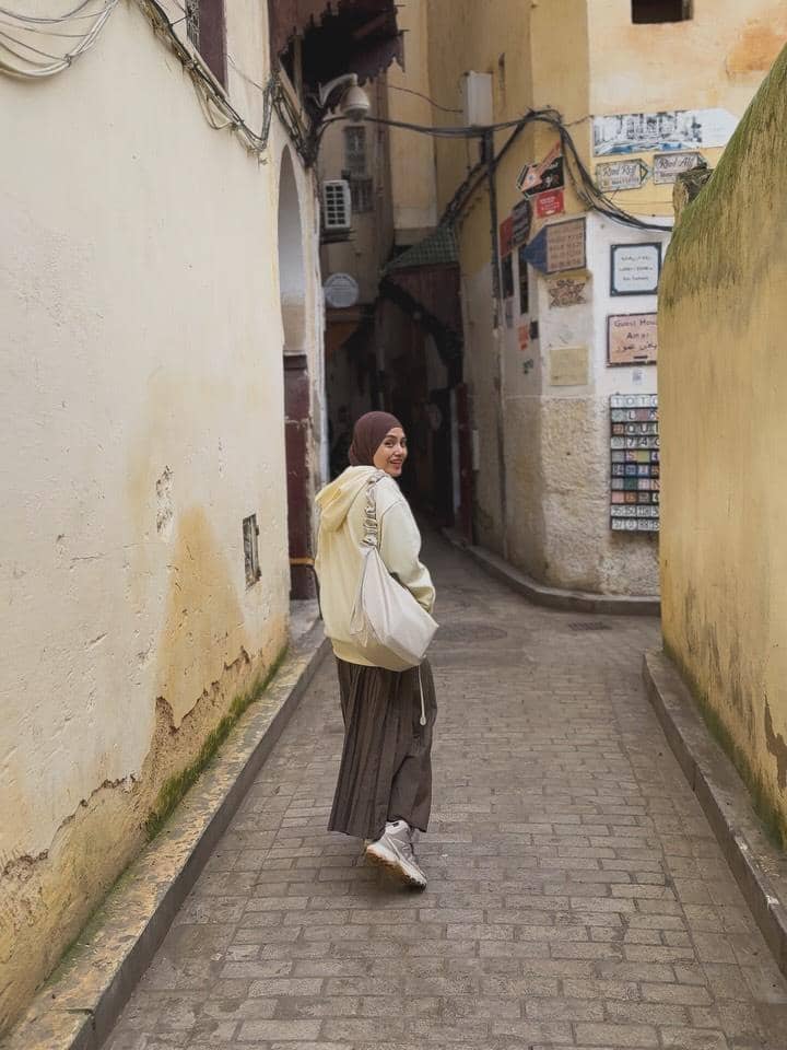 Ricky Harun dan Herfiza saat jalan-jalan di Kota Fez
