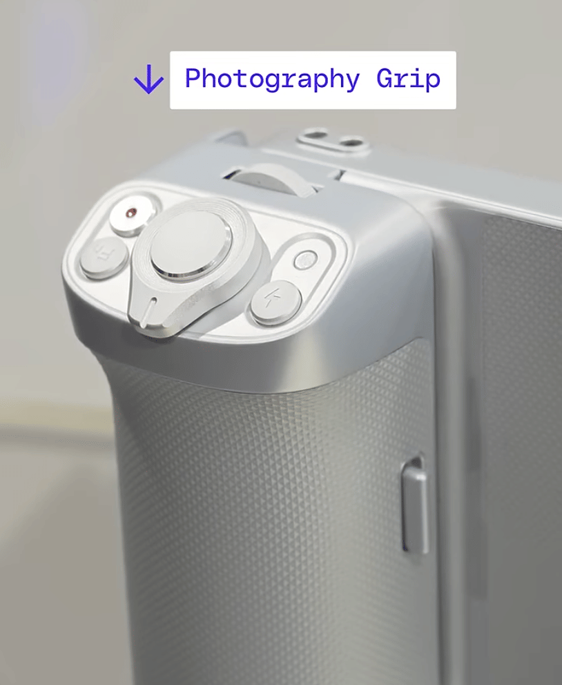 tampilan vivo X300 Ultra yang dibekali photography grip