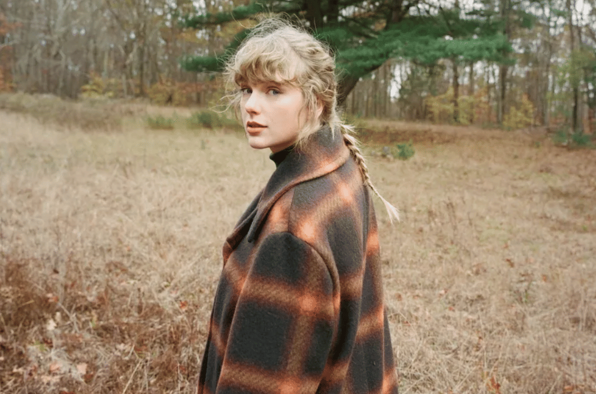 Taylor Swift dalam album evermore