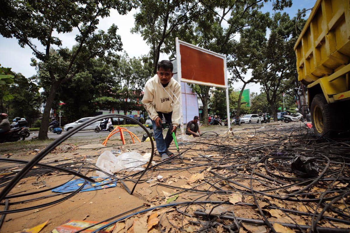 Farhan Ultimatum Proyek Galian Kabel PT BII di Bandung Harus Mulus pada 6 Maret