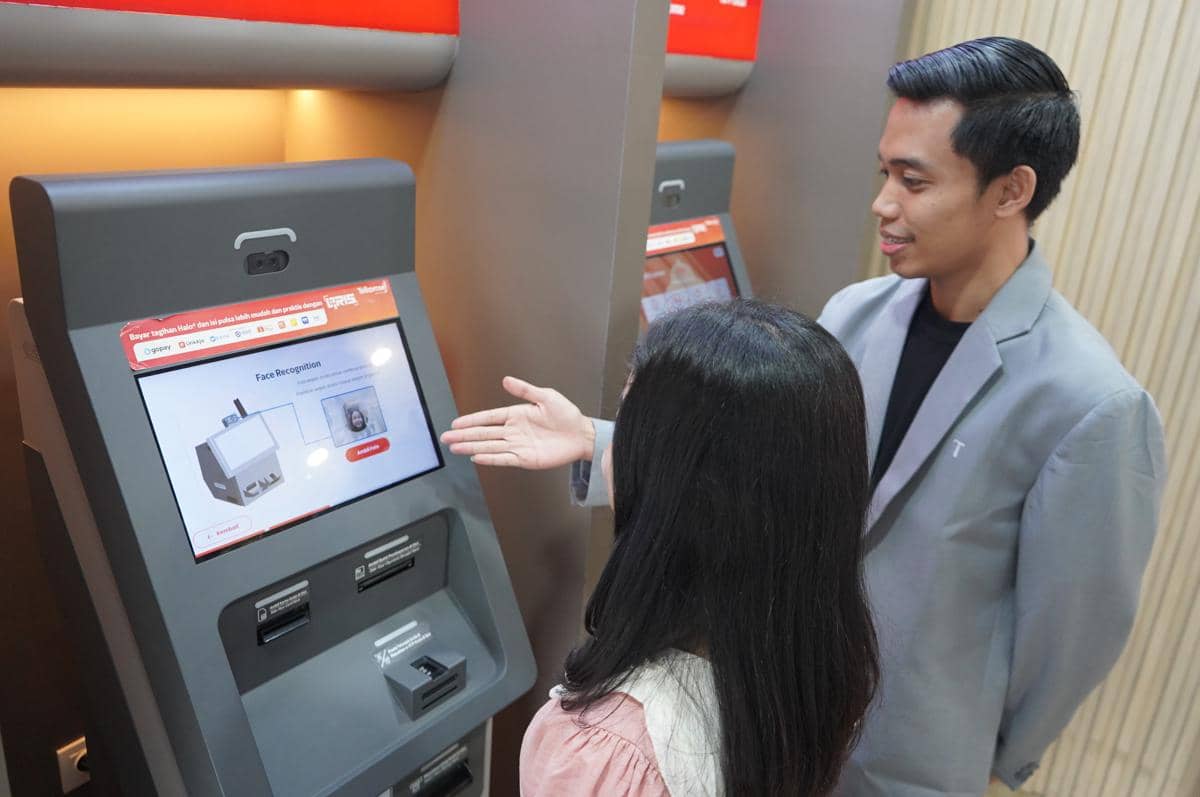 Sistem registrasi pelanggan berbasis biometrik pengenalan wajah (face recognition) untuk setiap nomor seluler baru Telkomsel. (Dok. Telkomsel)