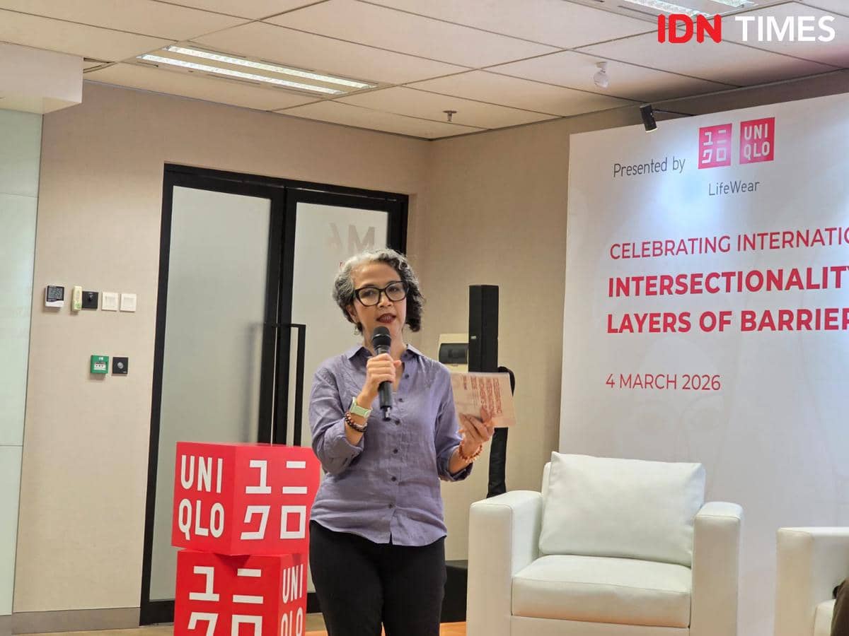 Executive Director of IBCWE, Wita Krisanti dalam diskusi menyambut International Women’s Day 2026 bertajuk Intersectionality: Navigating Multiple Layers of Barriers in Professional Life yang diselenggarakan oleh UNIQLO Indonesia berkolaborasi dengan Indonesia Business Coalition for Women Empowerment (IBCWE) di UNIQLO HQ SOUTH QUARTER