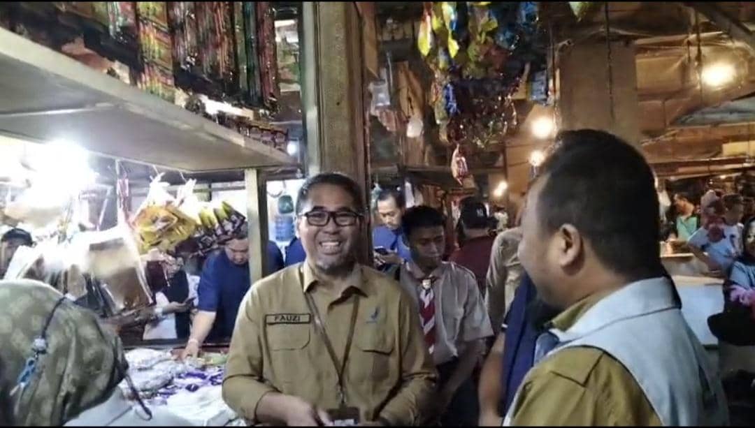 BPOM Serang saat melakukan pengawasan pangan di Pasar Rau