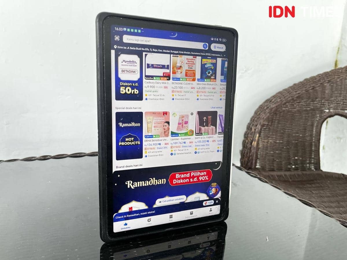 Ilustrasi aplikasi Blibli (IDN Times/Doni Hermawan)