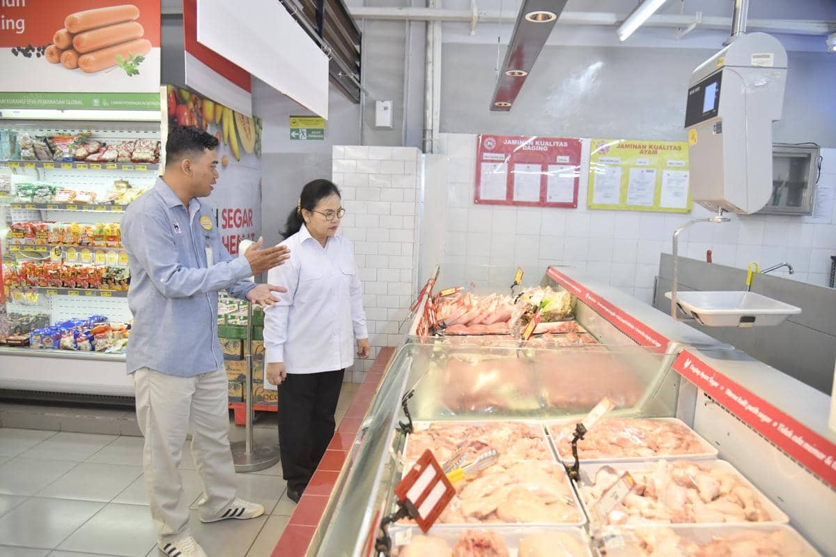 Pasar tradisional, pasar modern, pantauan harga, agustina