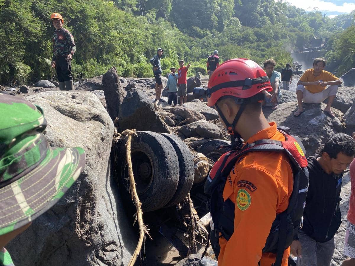 4 Penambang Pasir Merapi Terseret Lahar Dingin, Ada 6 Petani Terluka