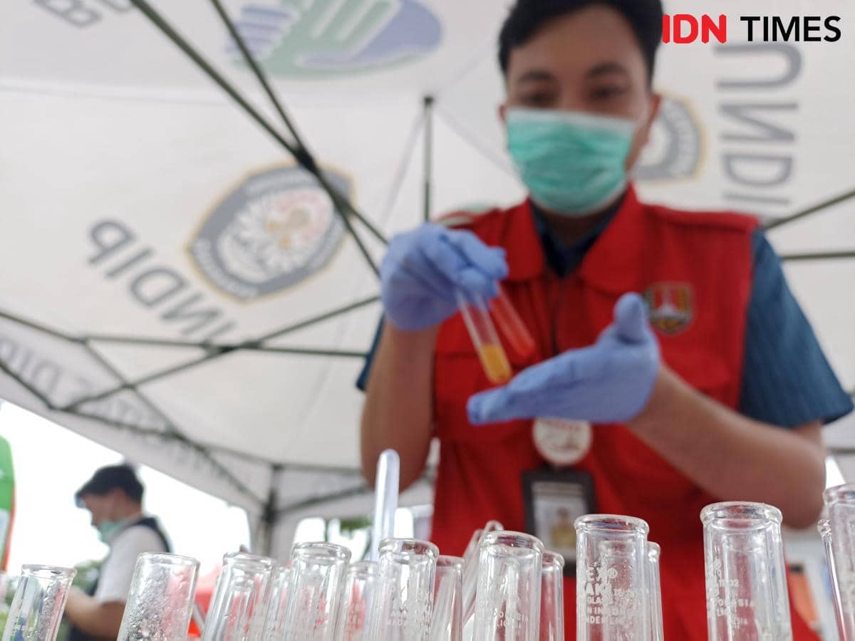 BPOM Semarang Periksa 66 Takjil, Pedagang Tepergok Jual Kerupuk Boraks