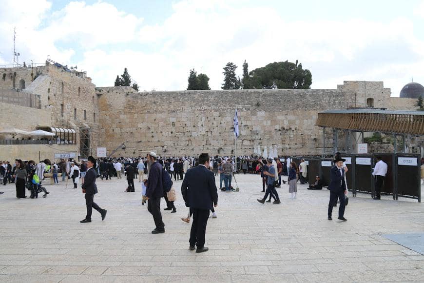 ilustrasi sifat Bani Israil 