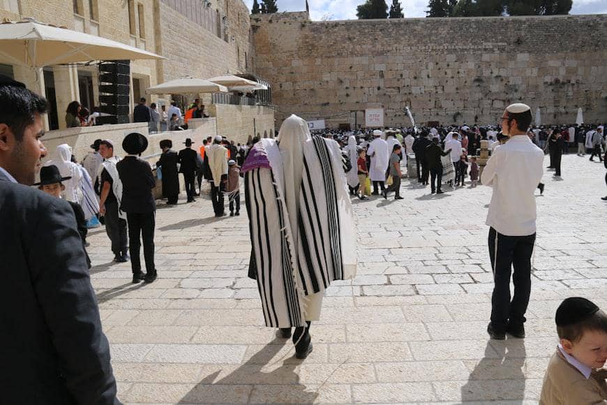 ilustrasi sifat Bani Israil 