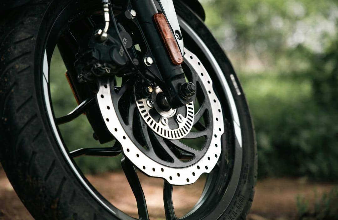 ilustrasi ban motor