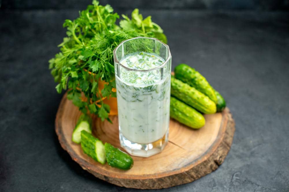 ilustrasi es kuwut timun 