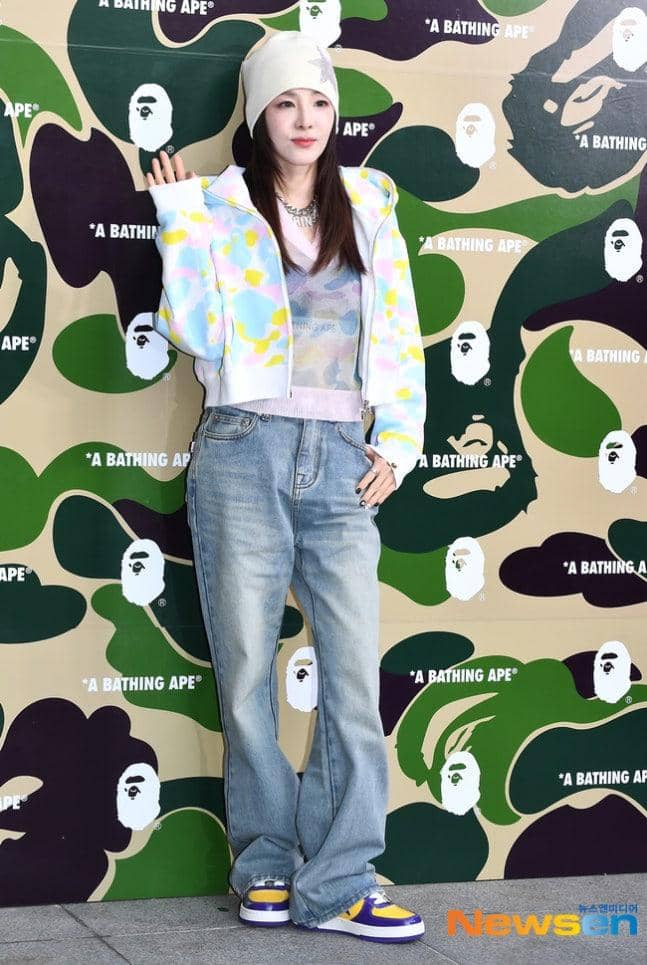 potret Dara 2NE1 di event BAPE Seoul 2026