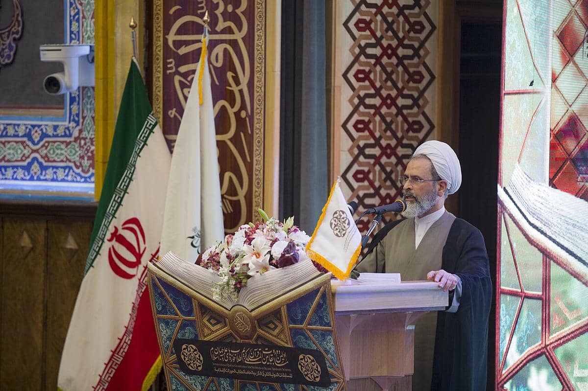 Alireza Arafi (lahir 1959, Meybod) adalah ulama Syiah Iran, Ketua Universitas Internasional Al-Mustafa, pemimpin salat Jumat Qom, dan kepala seminari Iran. ( Mostafameraji, CC BY-SA 4.0, via Wikimedia Commons)