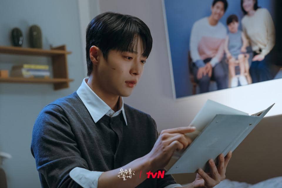 7 Rahasia Sun Woo Jin yang Baru Diketahui Tae Hyung di Our Universe