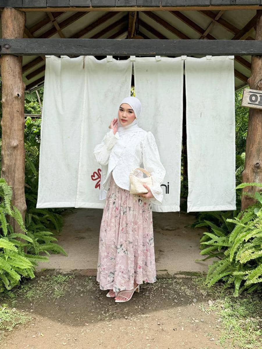 OOTD Lebaran Hari Kedua ala Karina Arsanti