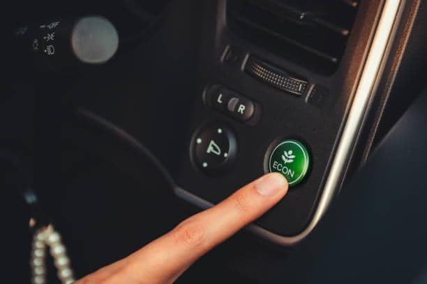 Mitos vs Fakta: Pakai Eco Mode Selalu Lebih Hemat