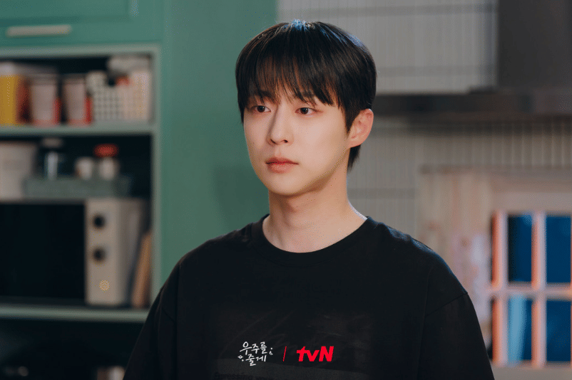 Mengapa Woo Jin Menitipkan Tae Hyeong ke Panti Asuhan di Our Universe?