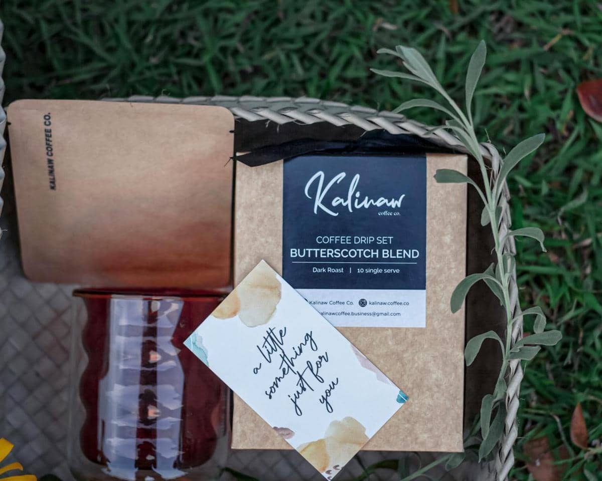 ilustrasi satu set kopi untuk hampers 