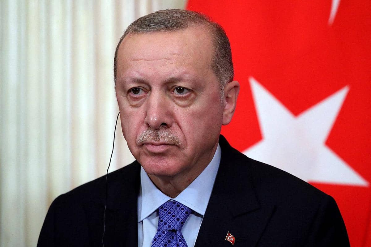 Recep Tayyip Erdogan sedang menghadiri pertemuan.