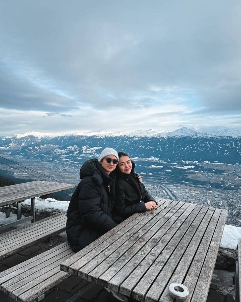 Amanda Manopo dan Kenny Austin saat liburan di Eropa