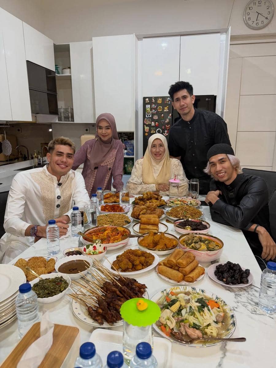 Keluarga Aisar Khaled bukber bareng Ria Ricis.