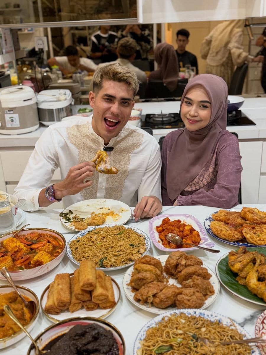 Keluarga Aisar Khaled bukber bareng Ria Ricis.