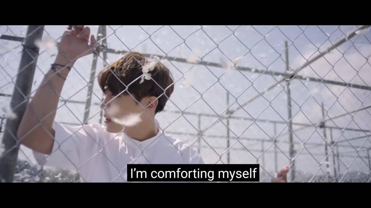 cuplikan MV "Young Forever"