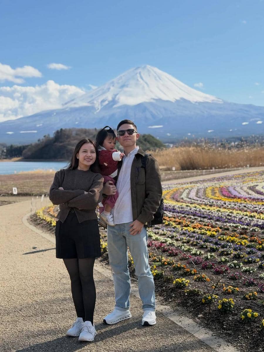 Anggi Marito dan suami liburan di Jepang 