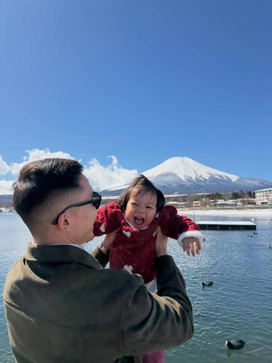 Anggi Marito dan suami liburan di Jepang 