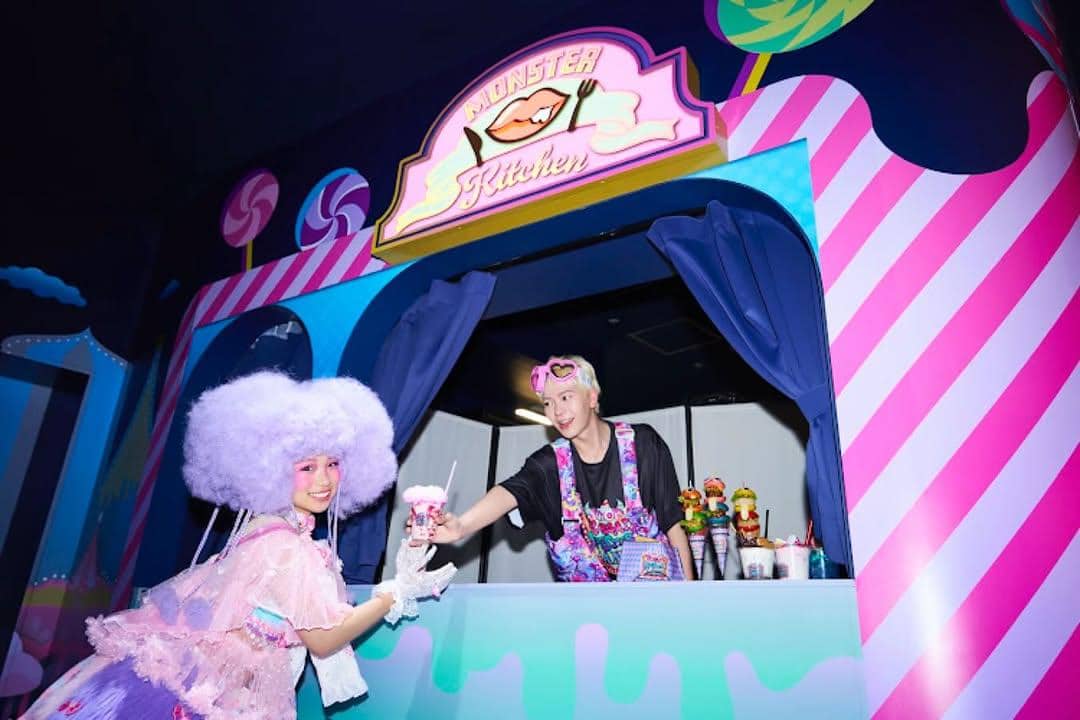 kuliner dengan bentuk dan warna unik di Kawaii Monster Land 