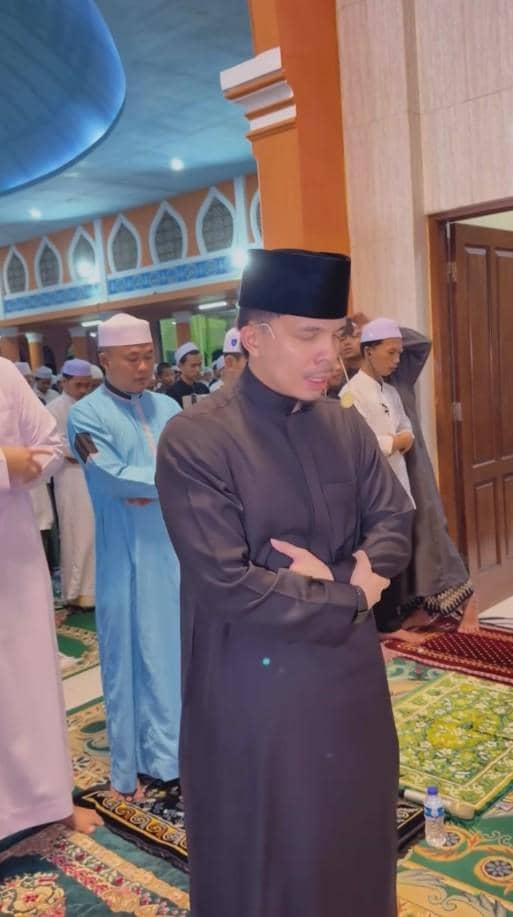 Atta Buka Puasa di Pesantren (instagram.com/attahalilintar)