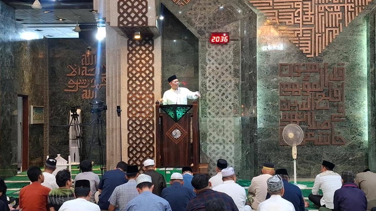 6 Akhlak Bertetangga dalam Islam: Jangan Iri, Biasakan Berbagi