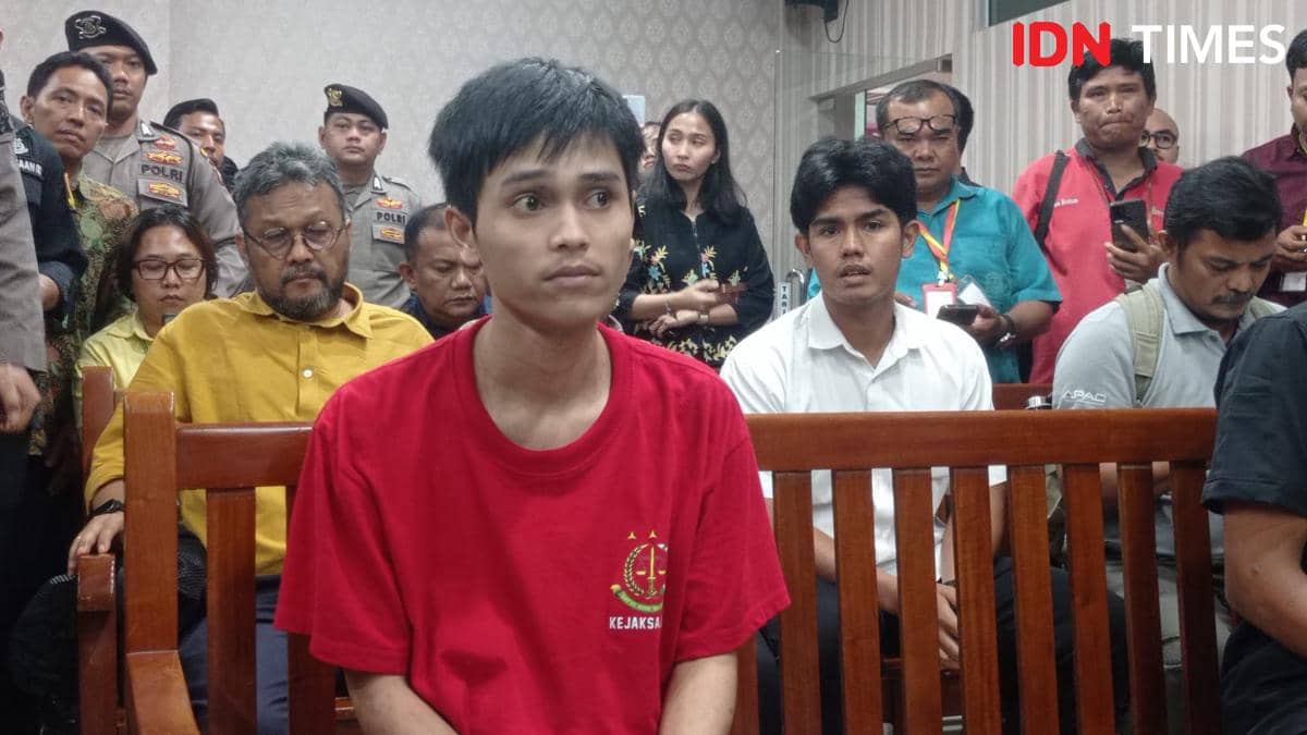 [BREAKING] Divonis 5 Tahun Bui, Fandi Ramadhan Langsung Dipeluk Ibunda