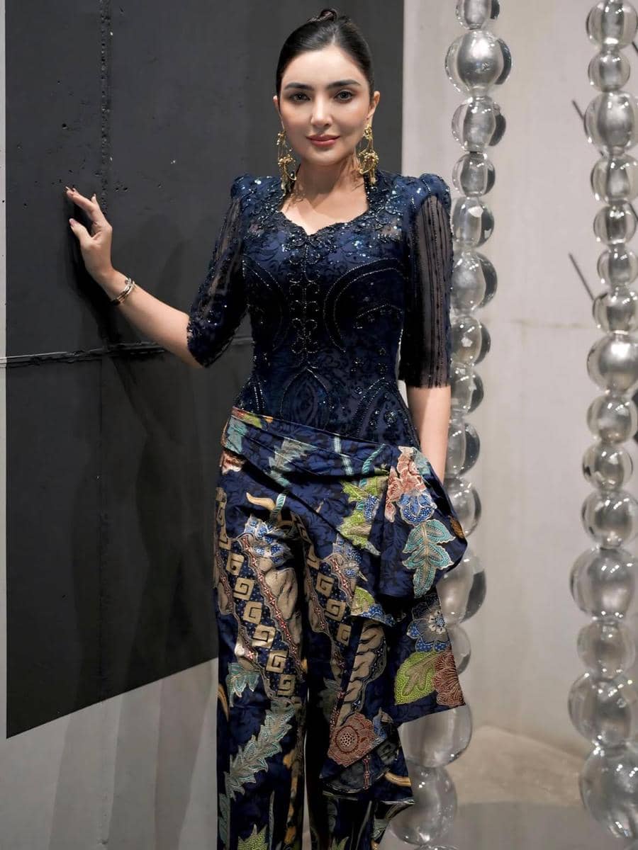 Gaya Kebaya Ashanty di X the League Korea (instagram.com/ashanty_ash)