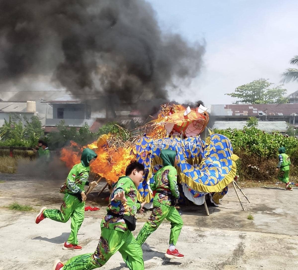 40 Naga Ikut Ritual Pembakaran Usai Perayaan Cap Go Meh di Pontianak