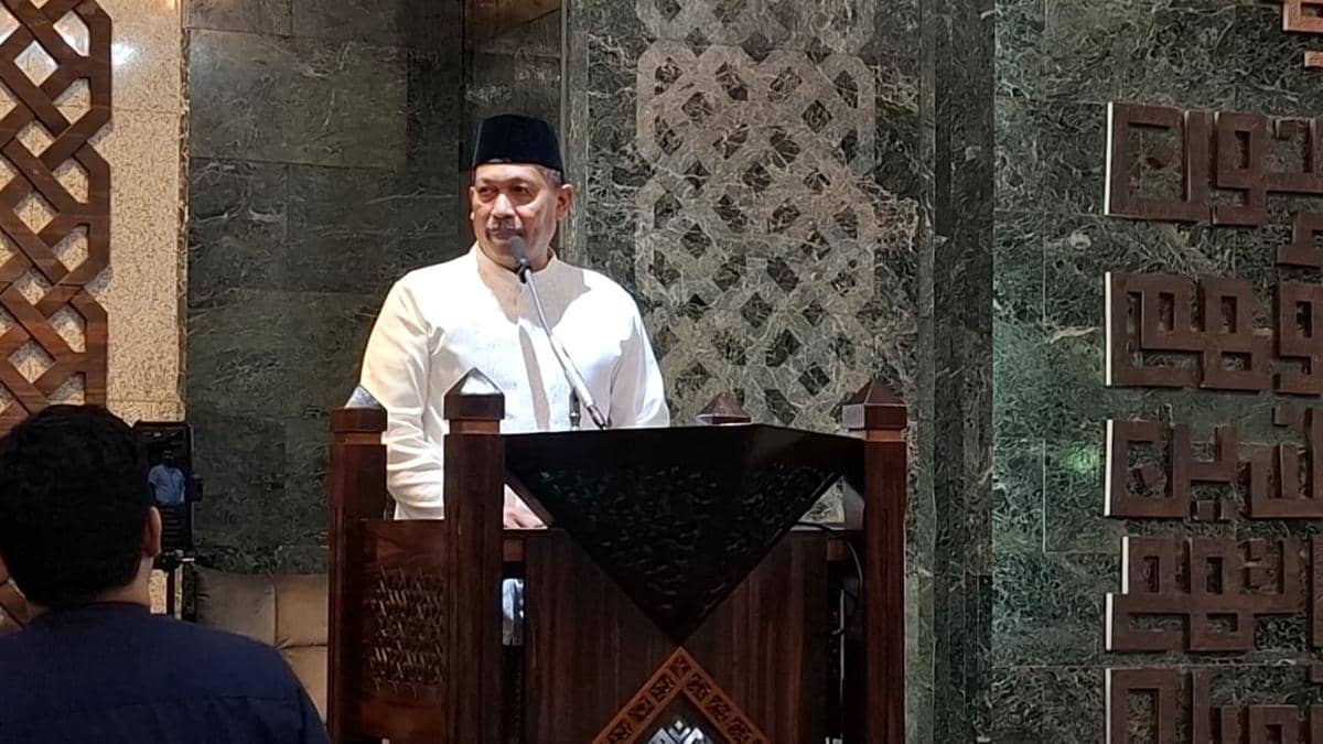 Kakanwil Kemenag Sulawesi Selatan Ali Yafid mengisi jadwal ceramah Ramadan Masjid Al Markaz Al Islami Makassar, Rabu malam (4/3/2026). (Dok. Kemenag Sulsel)
