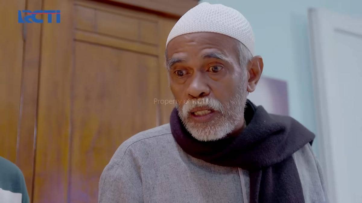 Hakim Ahmad sebagai Pak Wahyu dalam sinetron TKP Para Wali (2024)