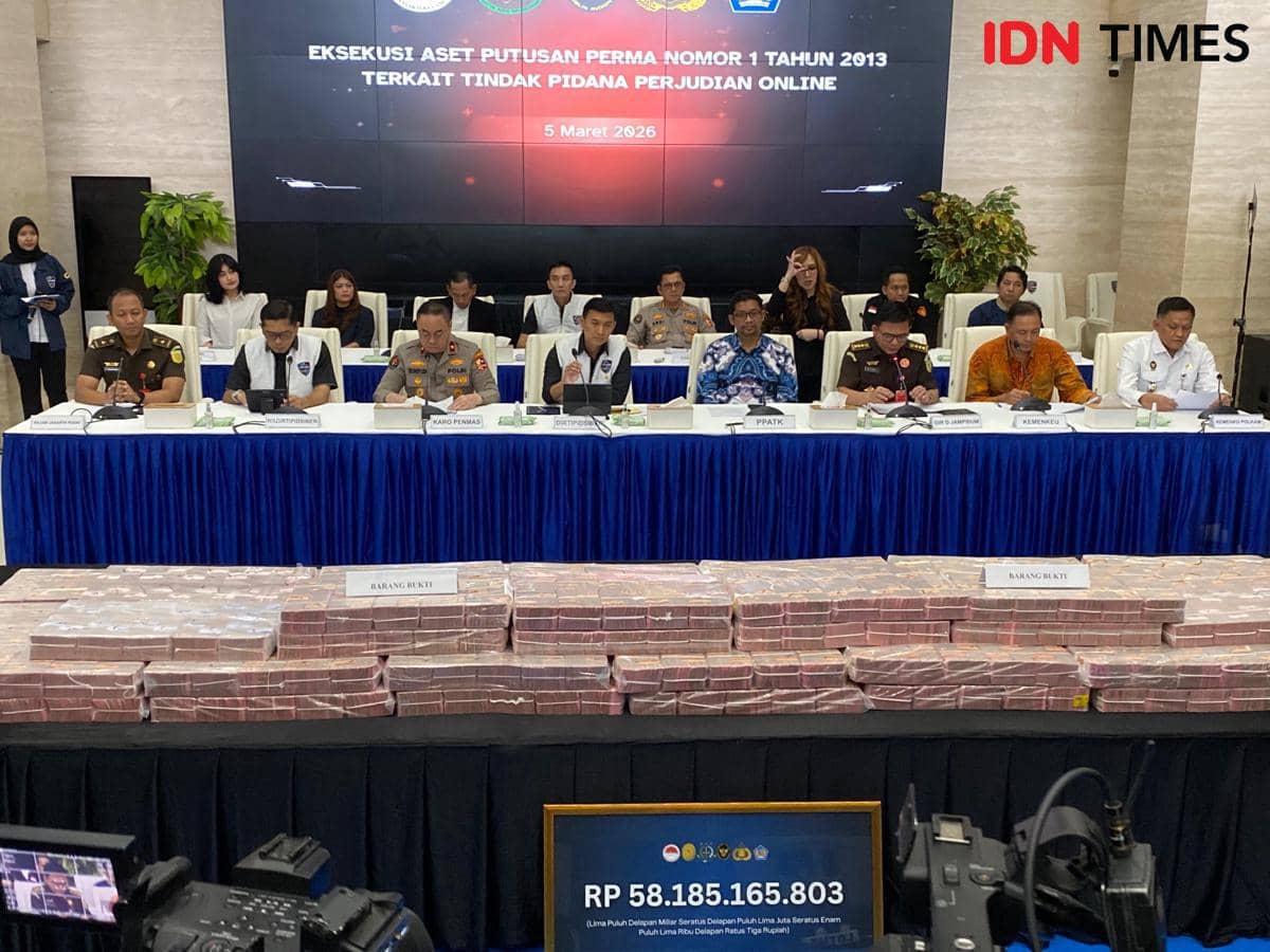 Bareskrim Serahkan Uang Sita Hasil TPPU Judi Online Rp58 M ke Negara