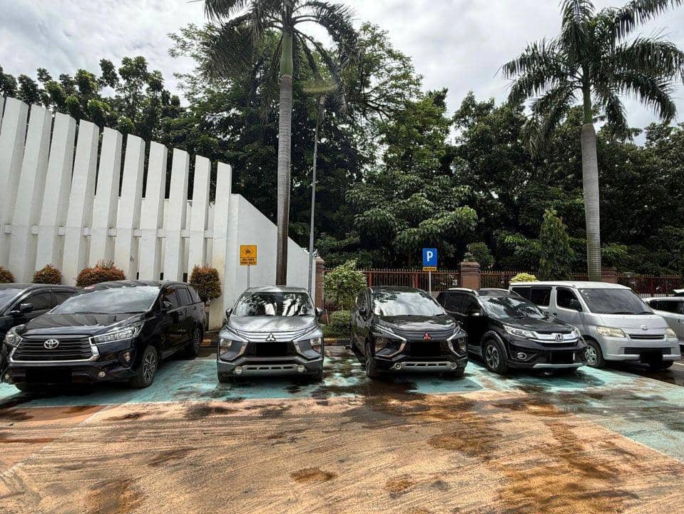 KPK Sita 5 Mobil dari Kantor Bea Cukai, Diduga Hasil Korupsi